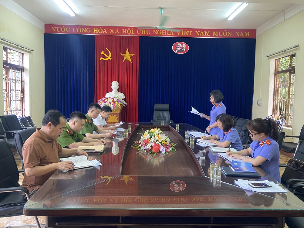 Viện kiểm sát nhân dân thành phố Yên Bái trực tiếp kiểm sát công tác thi hành án hình sự tại UBND các xã, phường trên địa bàn thành phố Yên Bái.