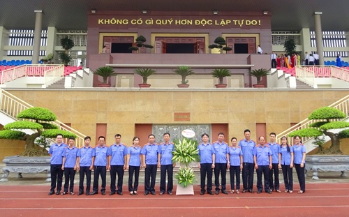 Viện kiểm sát nhân dân tỉnh tổ chức báo công  và dâng hương tưởng niệm chủ tịch Hồ Chí Minh