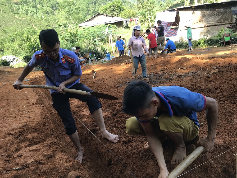 VKS Văn Chấn giúp đỡ khởi công xây dựng nhà cho hộ nghèo tại xã Nghĩa Tâm