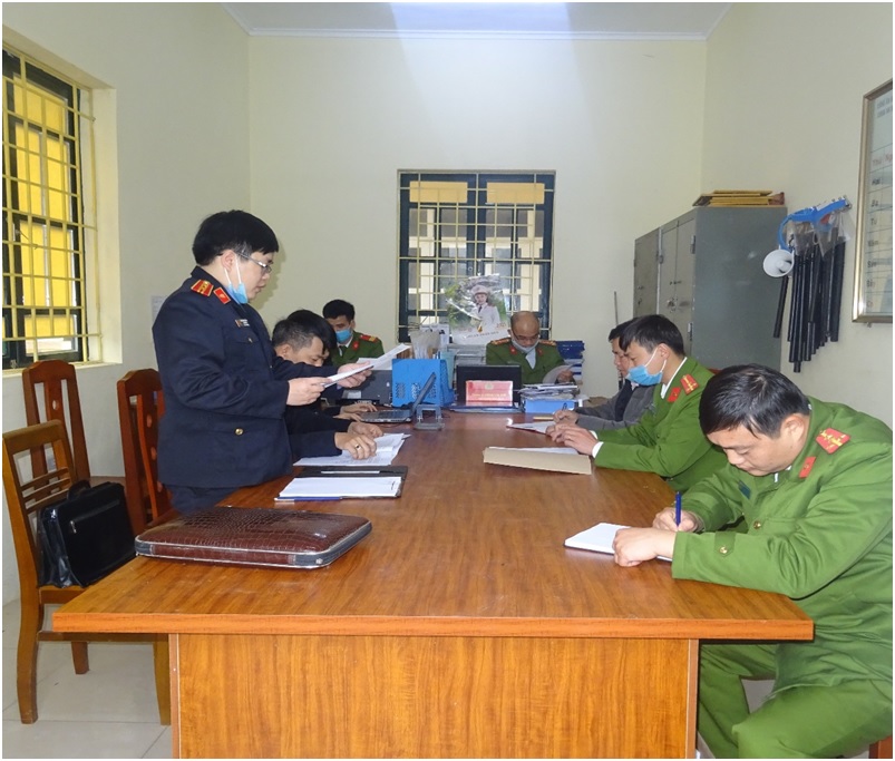 VKS Lục Yên tiến hành phúc tra việc thực hiện kiến nghị thi hành án hình sự tại UBND xã Mường Lai