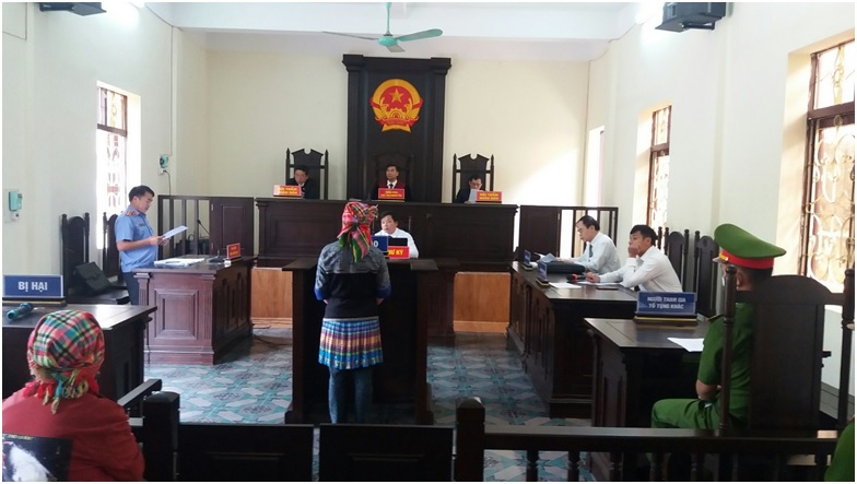 Viện kiểm sát nhân dân huyện Mù Cang Chải phối hớp với Tòa án nhân dân cùng cấp tổ chức phiên tòa rút kinh nghiệm các vụ án hình sự