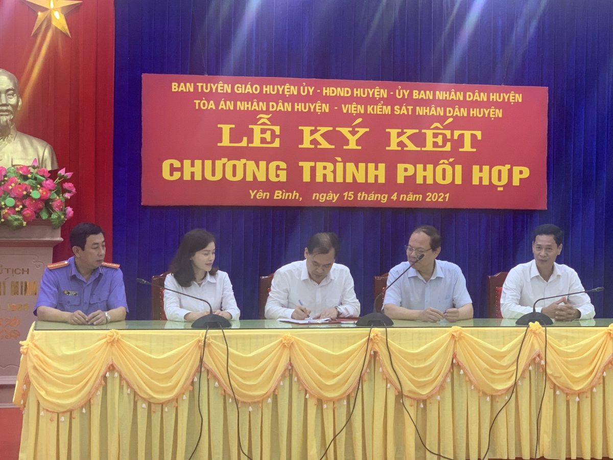 Lễ ký quy kết chương trình phối hợp công tác giữa Ban tuyên giáo huyện ủy với HĐND, UBND, TAND, VKSND huyện Yên Bình