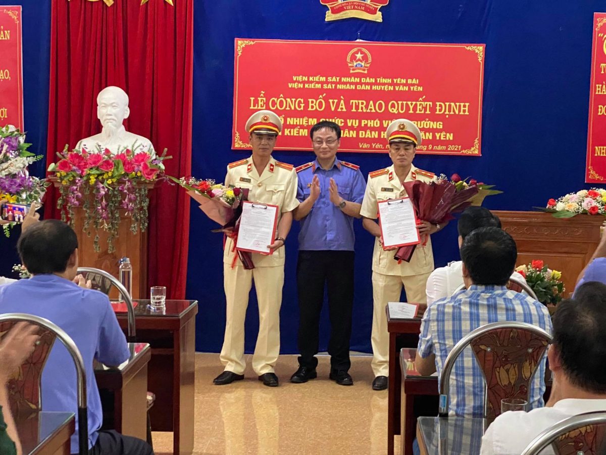 Lễ công bố và trao quyết định bổ nhiệm Phó Viện trưởng  VKSND huyện Văn Yên