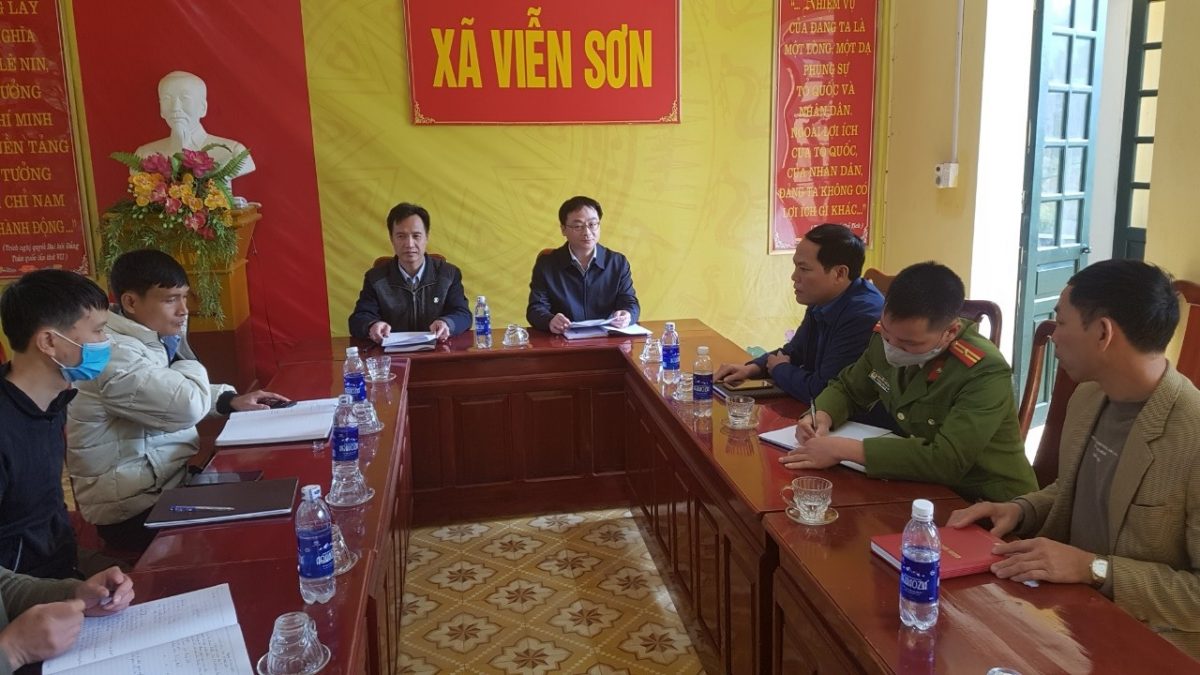 Viện trưởng VKSND tỉnh Yên Bái dự sinh hoạt tại Chi bộ thôn Tháp Con, xã Viễn Sơn, huyện Văn Yên