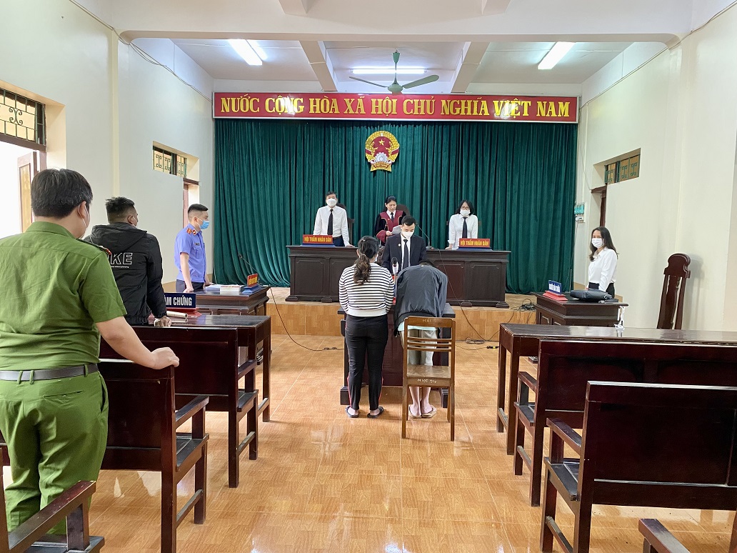 VKSND huyện Văn Chấn phối hợp với Tòa án nhân dân huyện xét xử rút kinh nghiệm án hình sự