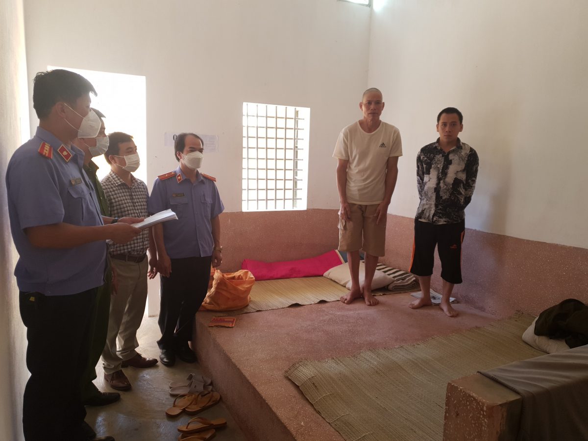 VKSND huyện Văn Chấn tiến hành trực tiếp kiểm sát Nhà tạm giữ Công an huyện Văn Chấn quý II năm 2022