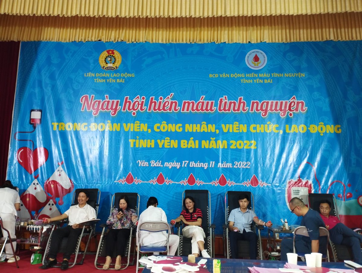 Cán bộ, công chức Viện kiểm sát nhân dân tỉnh Yên Bái tham gia Ngày hội hiến máu tình nguyện