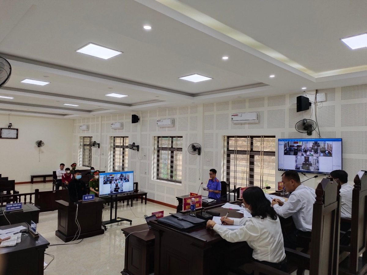 VKSND huyện Trấn Yên phối hợp với Tòa án nhân dân cùng cấp tổ chức phiên tòa trực tuyến, rút kinh nghiệm