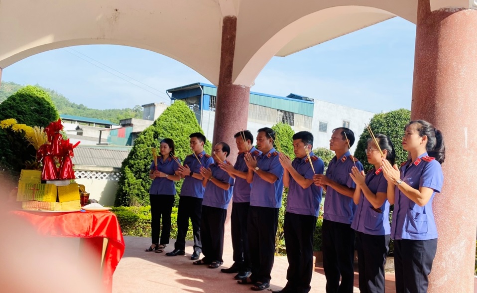 VKSND huyện Văn Chấn tổ chức và tham gia chuỗi các hoạt động Kỷ niệm 76 năm Ngày Thương binh – Liệt sỹ (27/7/1947 – 27/7/2023).