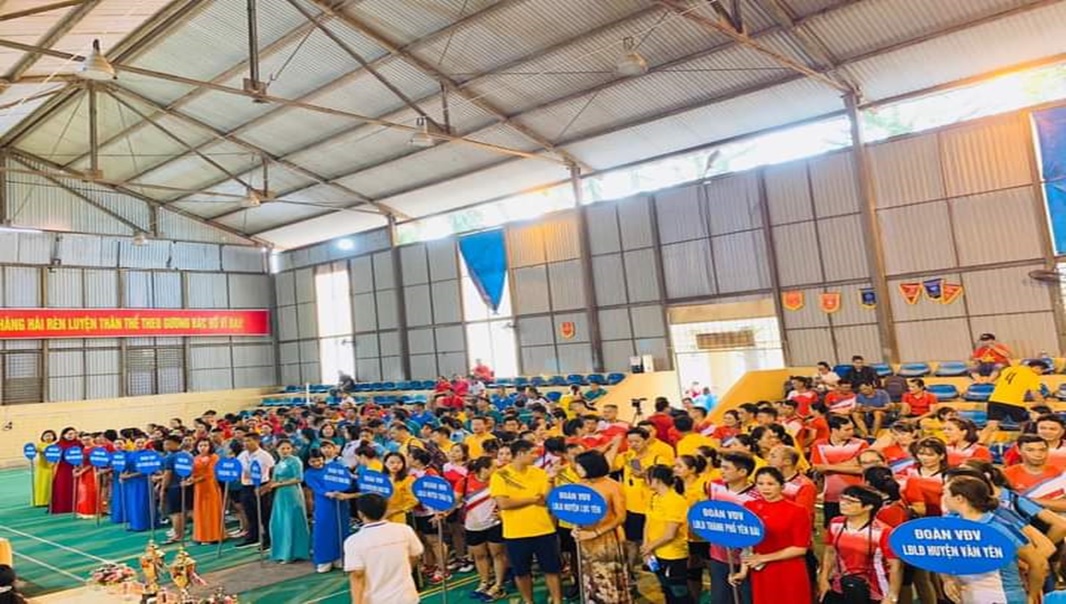 Công đoàn viên chức tham gia giải bóng chuyền hơi của Công đoàn viên chức tỉnh lần thứ nhất chào mừng thành công Đại hội Công đoàn tỉnh Yên Bái lần thứ XX , nhiệm kỳ 2023-2028.