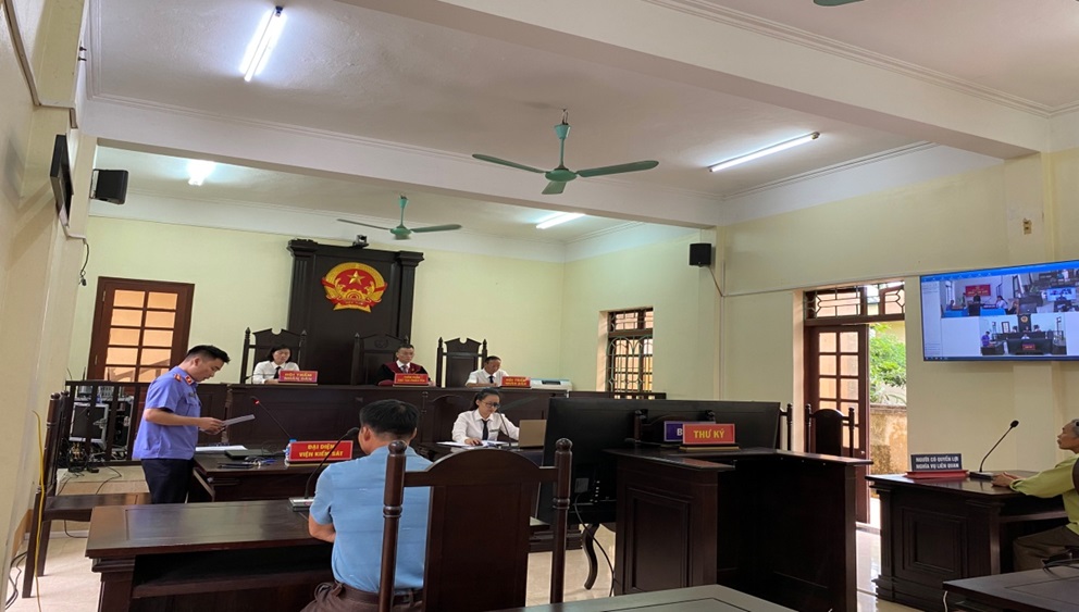 VKSND huyện Văn Chấn phối hợp với Tòa án nhân dân cùng cấp tổ chức 06 phiên tòa hình sự xét xử trực tuyến